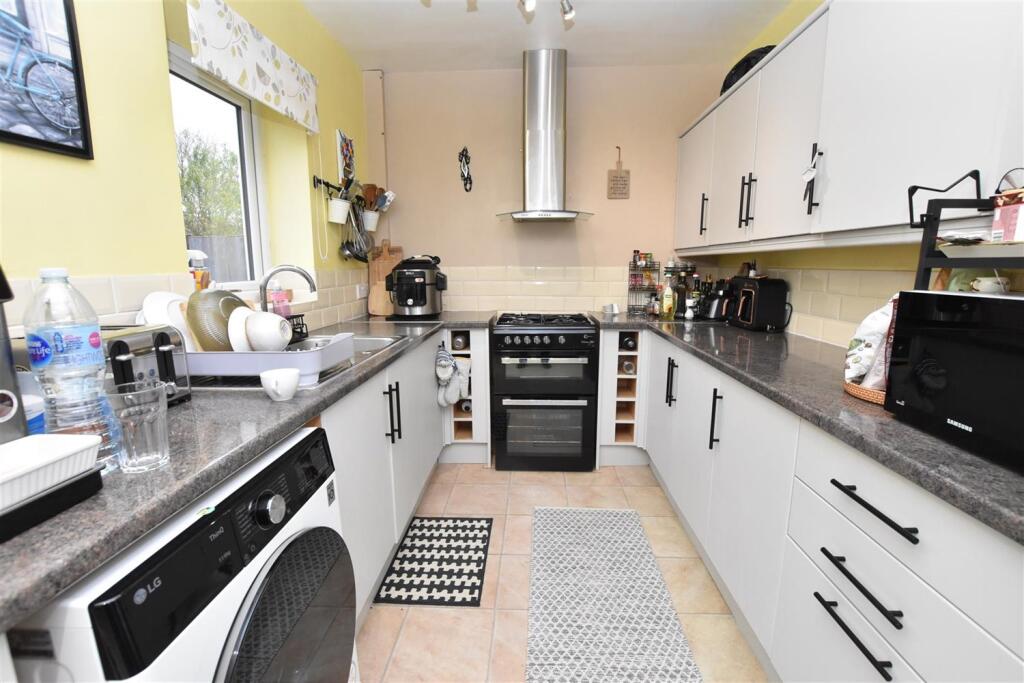 House in Ashfield, Sutton in Ashfield, Dalestorth - View 4