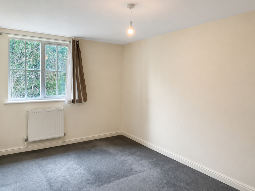 Apartment in Stockport, Greater Manchester - View 5