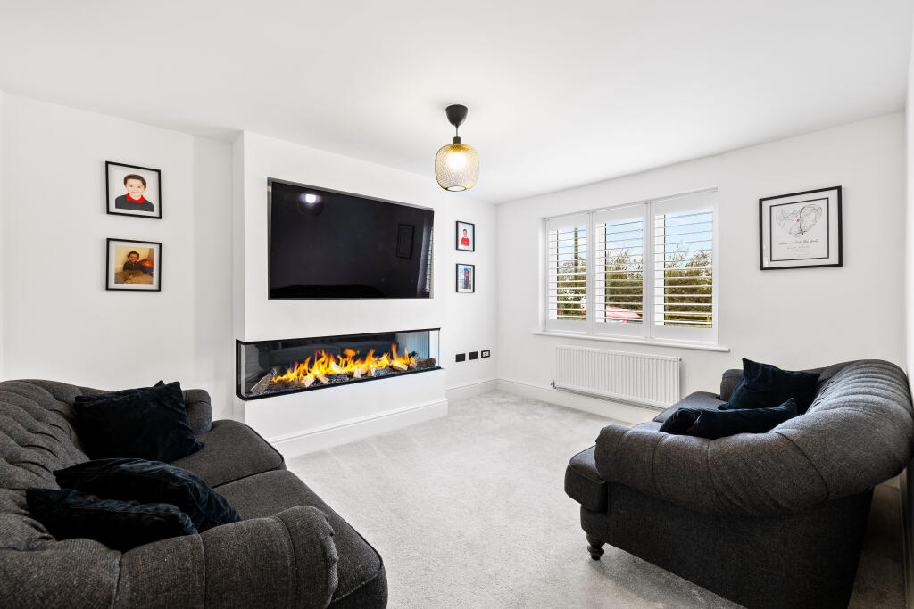 Ref: SB - Woodhouse Field Lane, Westvale Park, RH6 8NY photo 2