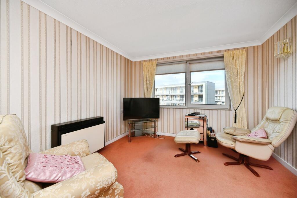 Apartment in Brighton, Saltdean - View 2