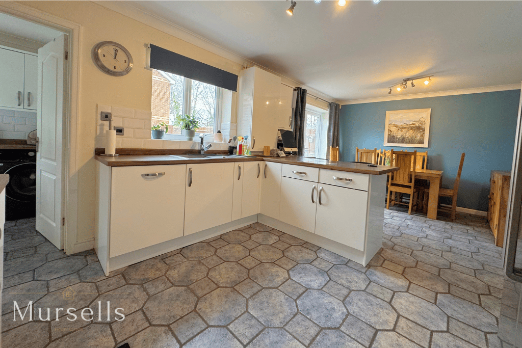 Lulworth Close, Poole, BH15 - View 4