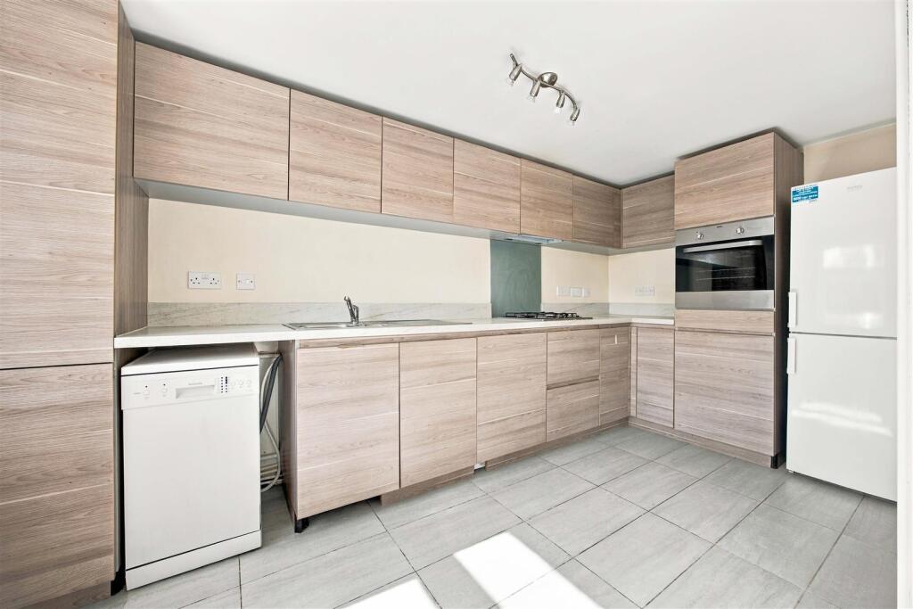 Apartment in London, Cowley - More