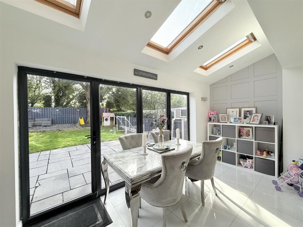 House in Tameside, Greater Manchester - More