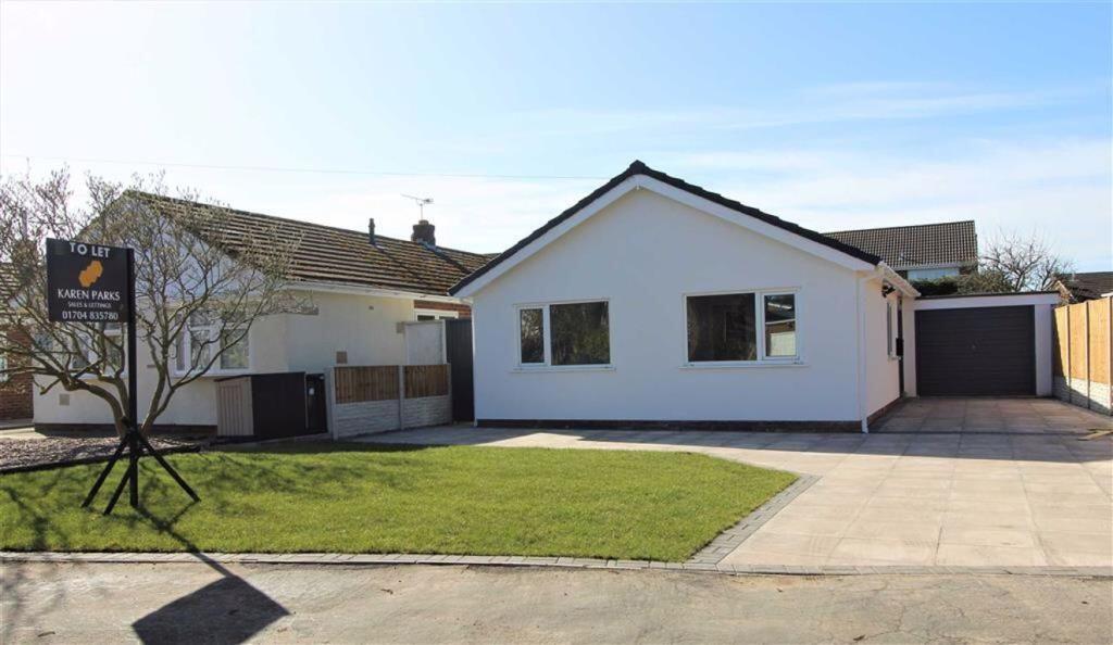 Main image of property: Deansgate Lane North, Formby, Liverpool, L37 7EP