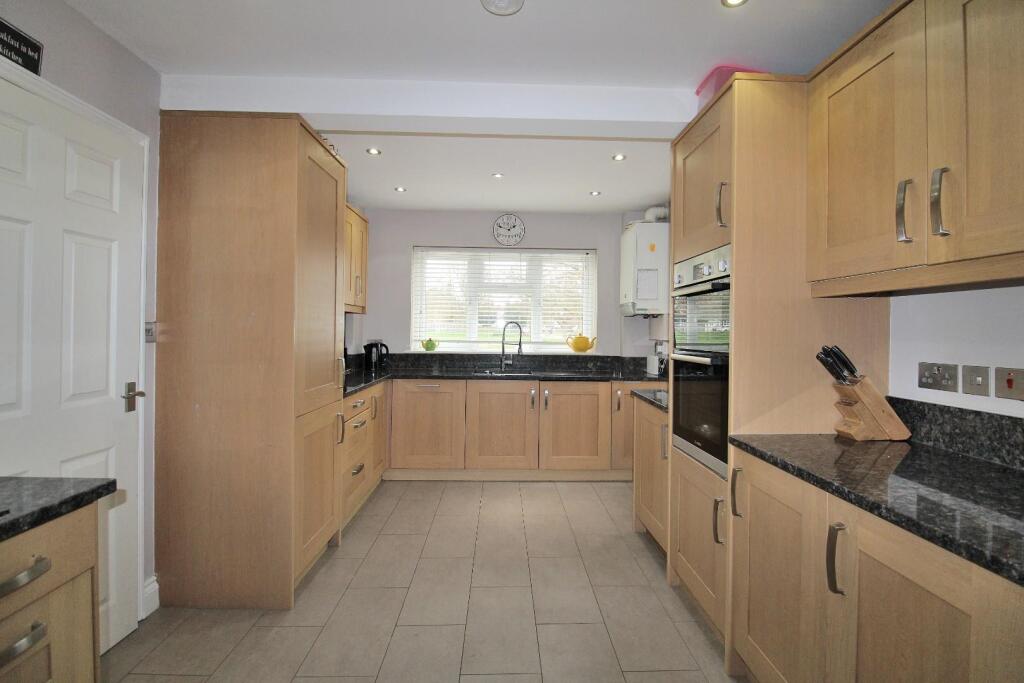 Seabrook Gardens, Boreham, Chelmsford photo 4
