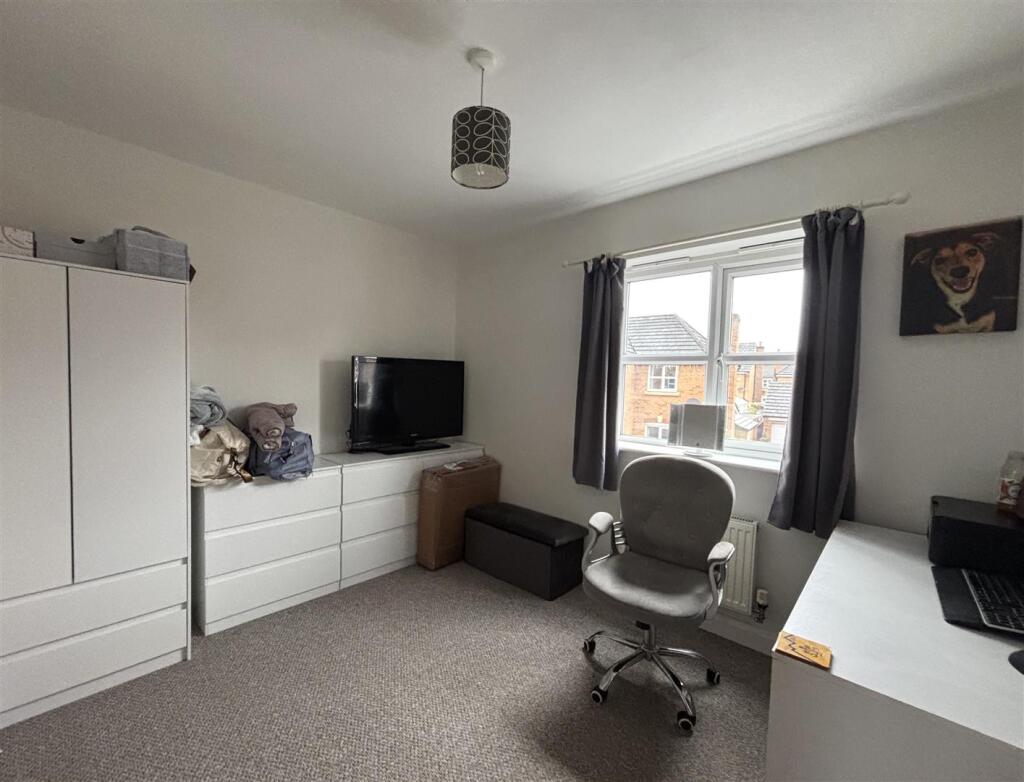 Main image of property: Tai Maes, Mold