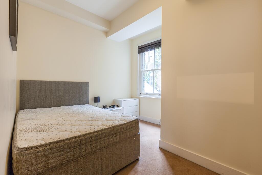 Apartment in London - View 5