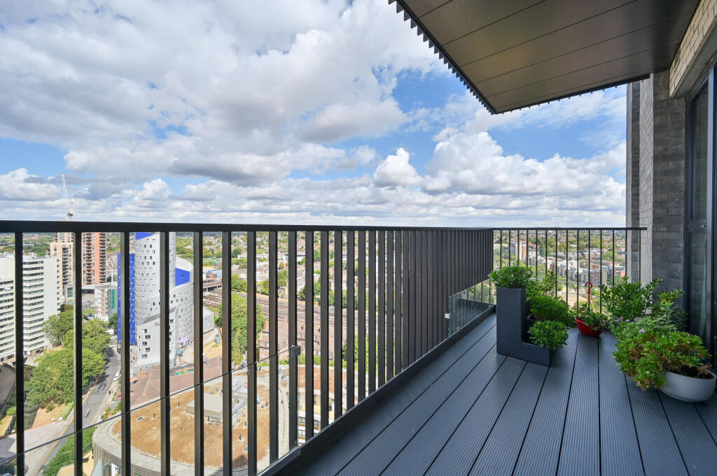 Apartment in London - More