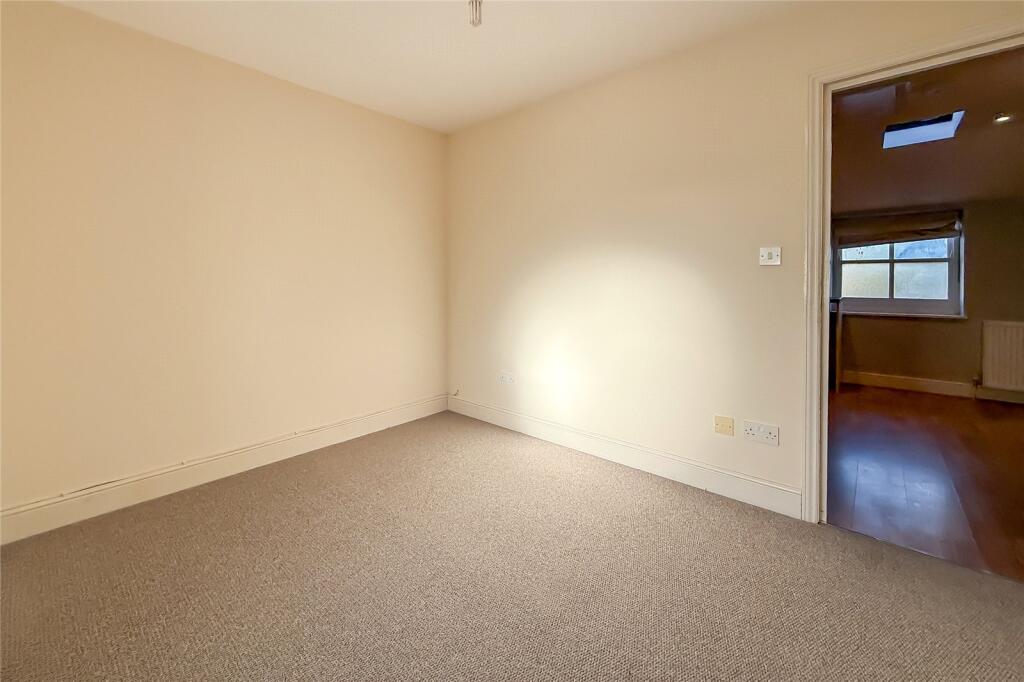 Apartment in St Albans - View 5