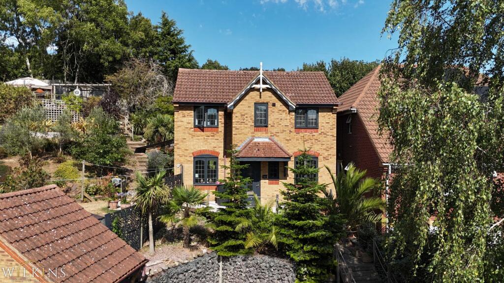 Main image of property: Elm Way, Hartshill, Nuneaton, Warwickshire, CV10