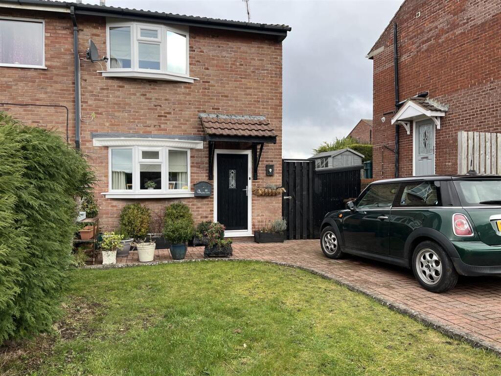 Main image of property: Bryn Cadno, Colwyn Bay