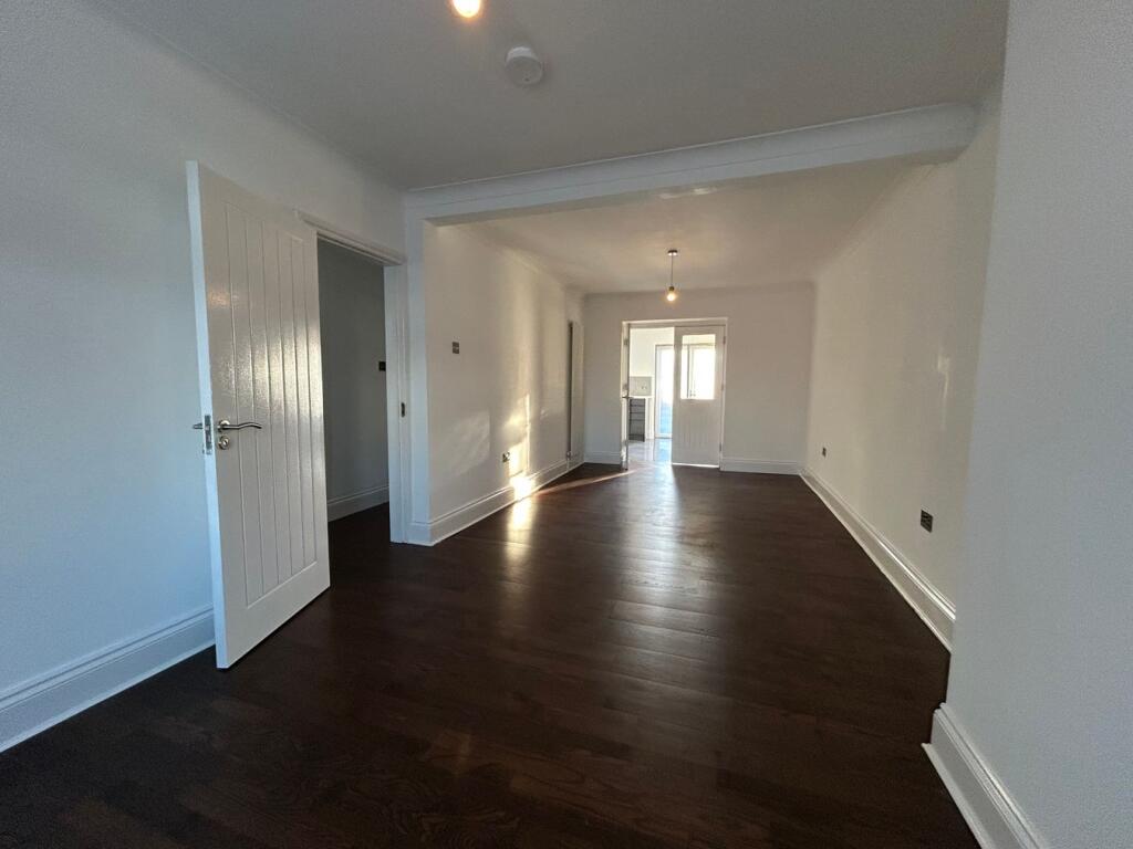 House in London - View 5