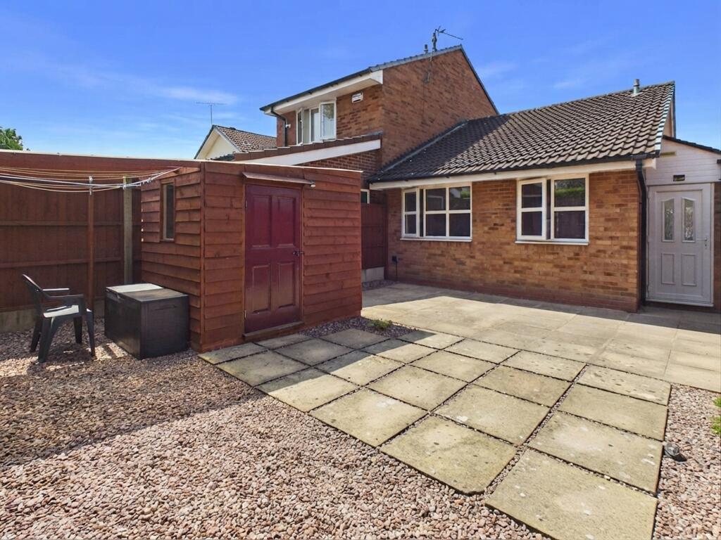 The Laurels, Kingsbury, B78 photo 3
