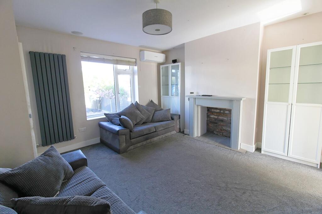 House in Oadby and Wigston, Leicestershire - View 2