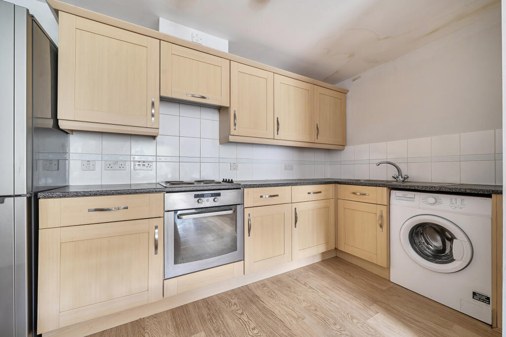 Apartment in Three Rivers, Abbots Langley - More