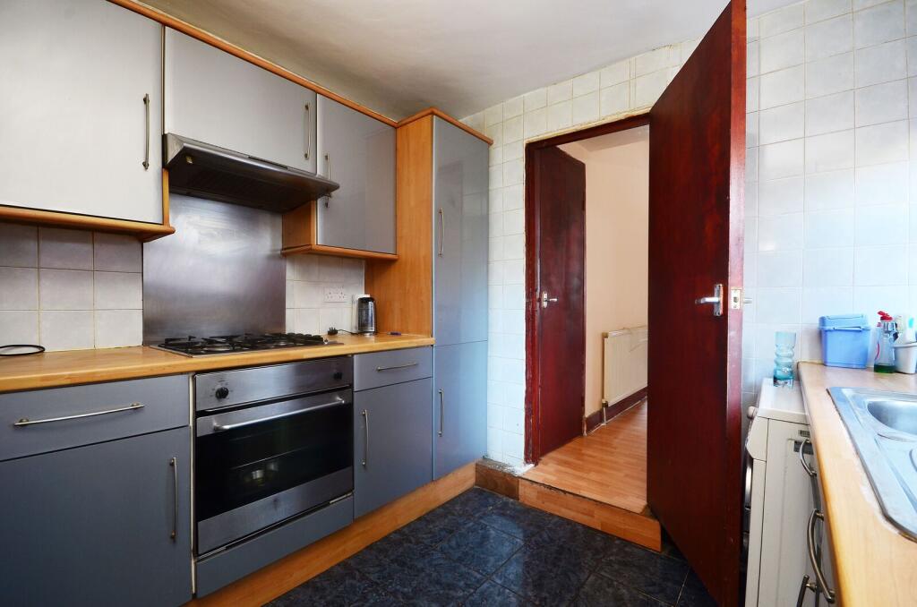 House in London, Plaistow - More