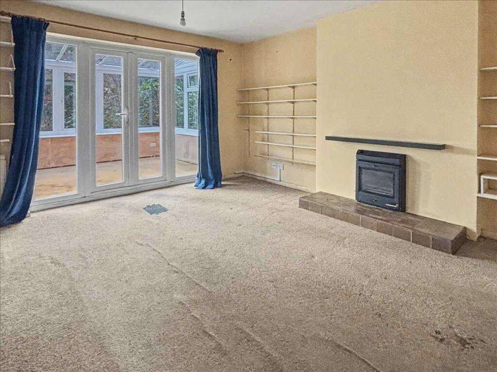 Howard Close, Haynes photo 3