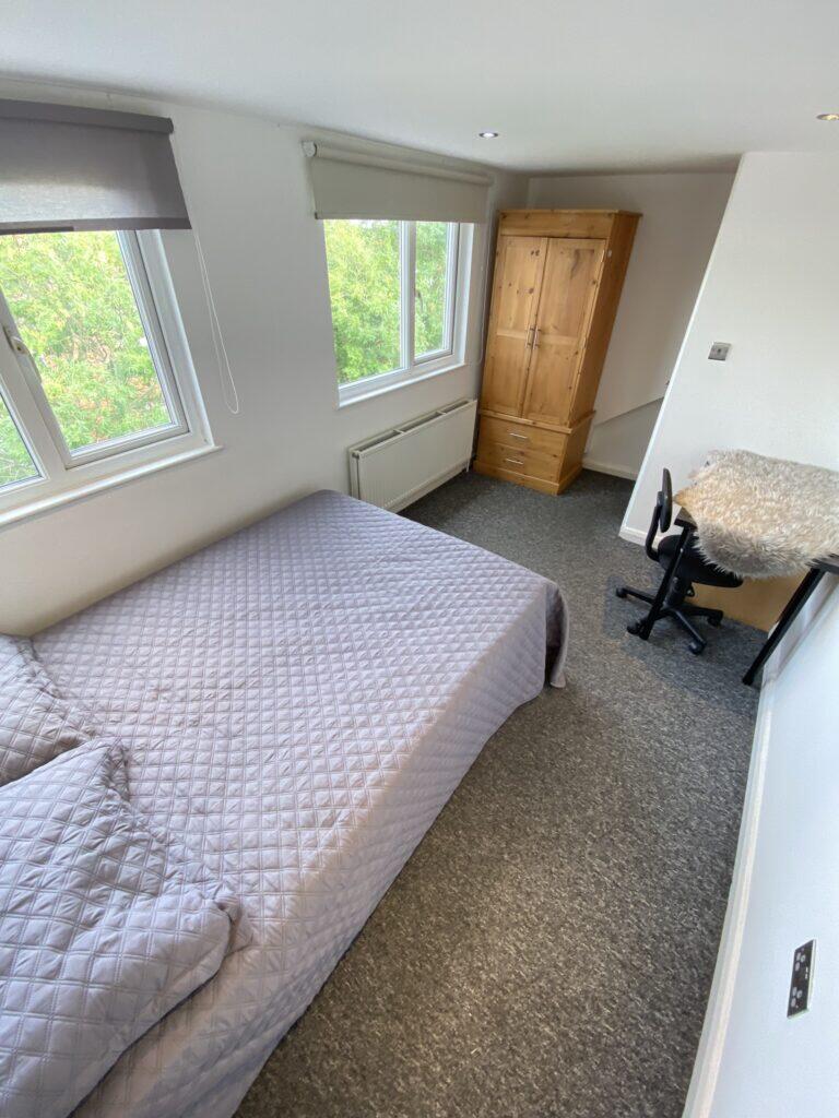 7 bedroom semi-detached house for rent