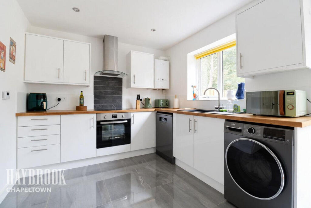 House in Sheffield, Low Wincobank, South Yorkshire - More