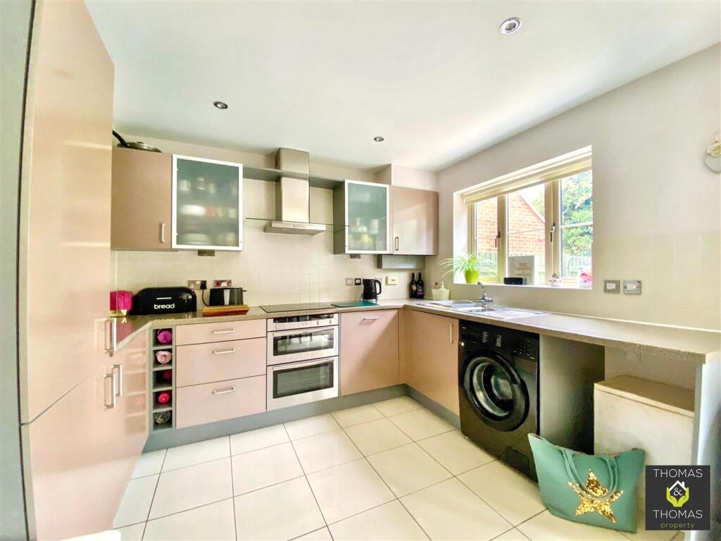 House in Tewkesbury, Churchdown - View 5