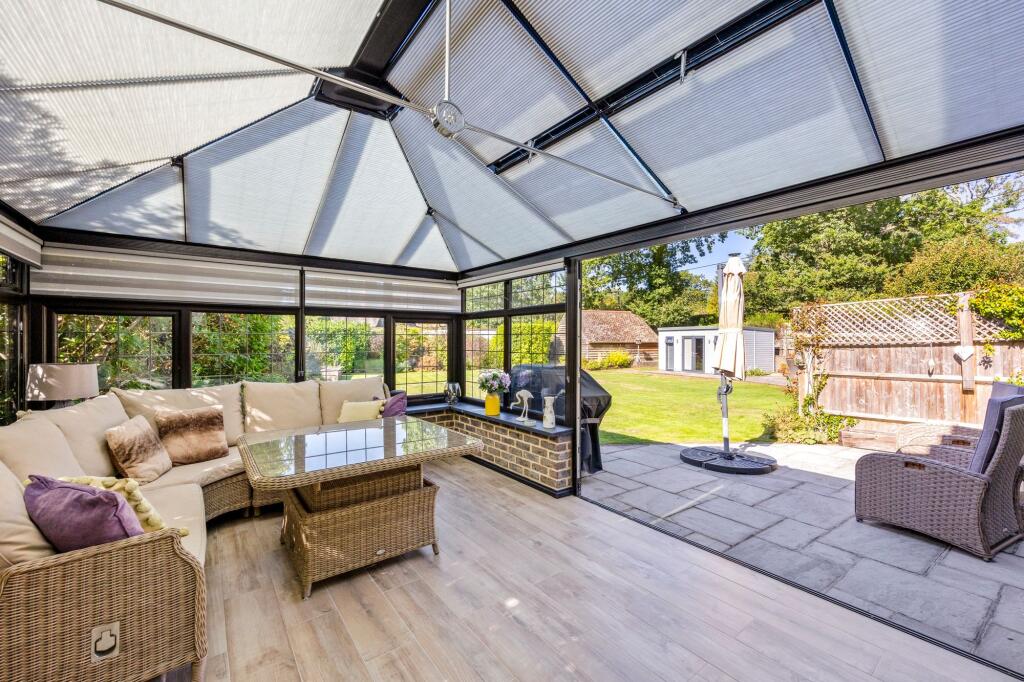 House in Redhill - View 4