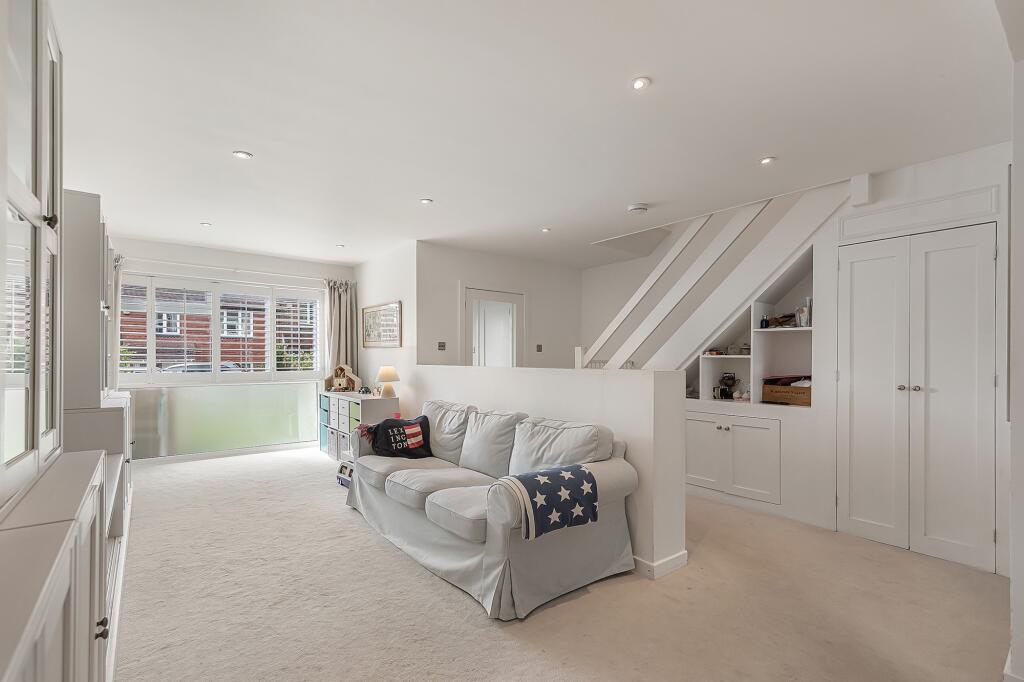 House in London - View 3
