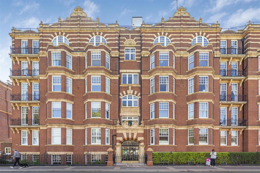 Main image of property: Kenilworth Court, Putney, SW15