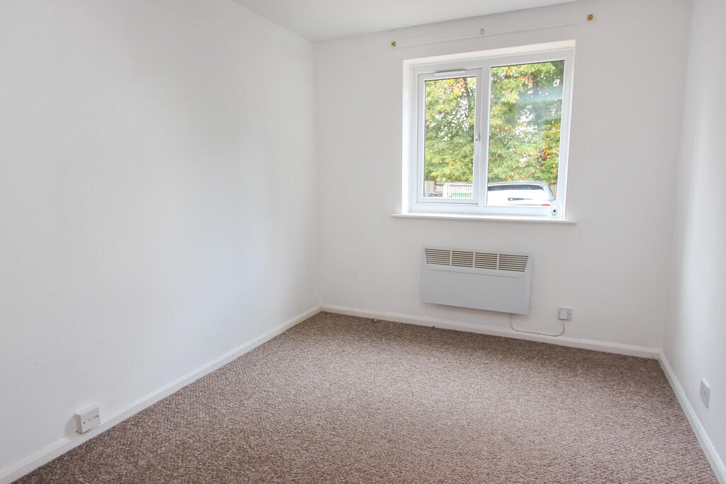 Apartment in Northampton - More