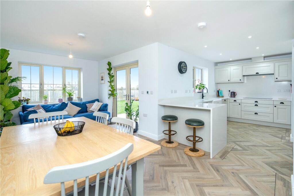 Saxon Way, Ruskington, Sleaford, Lincolnshire, NG34 photo 2