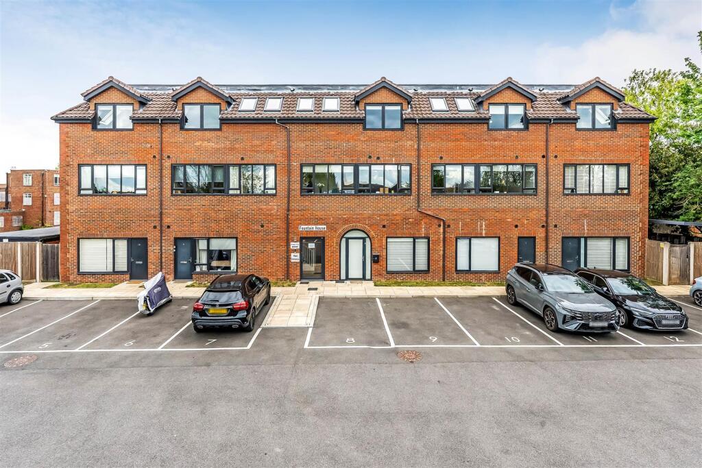 Main image of property: FOUNTAIN HOUSE, LEATHERHEAD, KT22