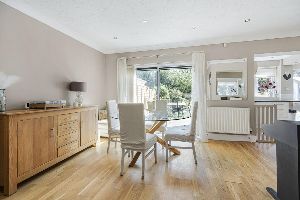 House in Twickenham - View 5