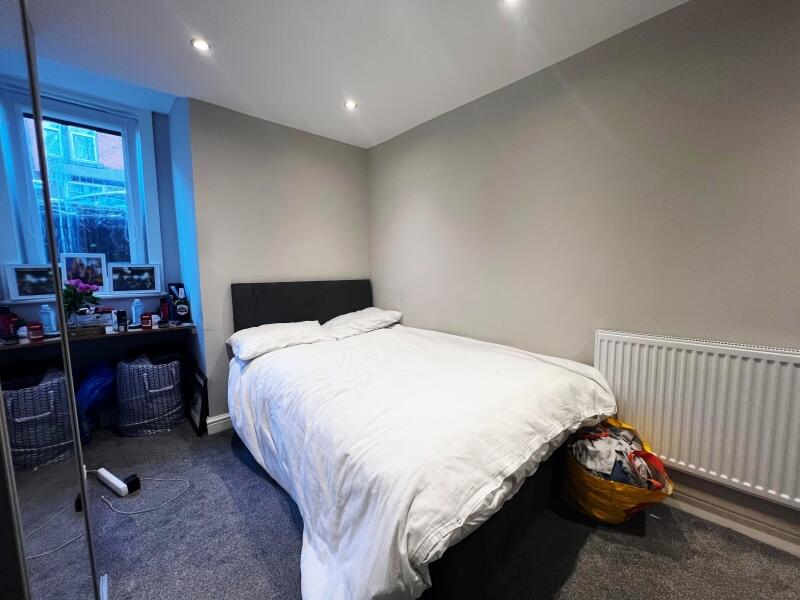 6 bedroom terraced house for rent