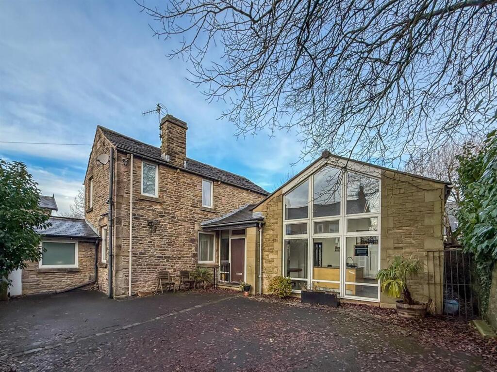 Main image of property: Manchester Road, Chapel-En-Le-Frith, High Peak