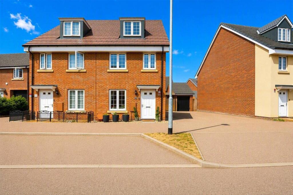Main image of property: Morpeth Crescent, Houghton Regis, Dunstable, Bedfordshire, LU5