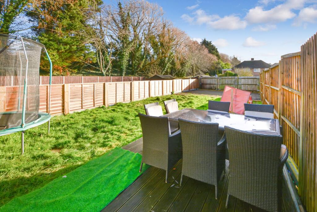 Willow Tree Close, Willesborough, TN24 photo 3