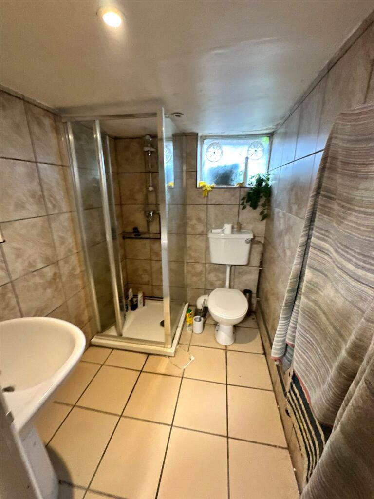 6 bedroom apartment for rent