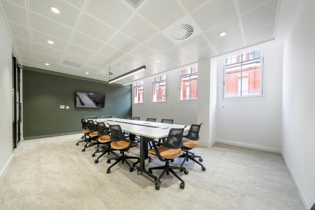 1 Edmund Gardens, 121 Edmund Street - 2nd Floor Fitted Suite