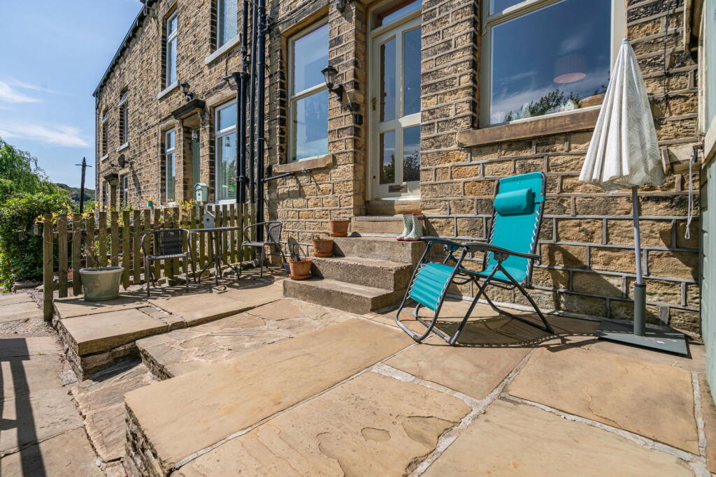 House in Halifax - View 3