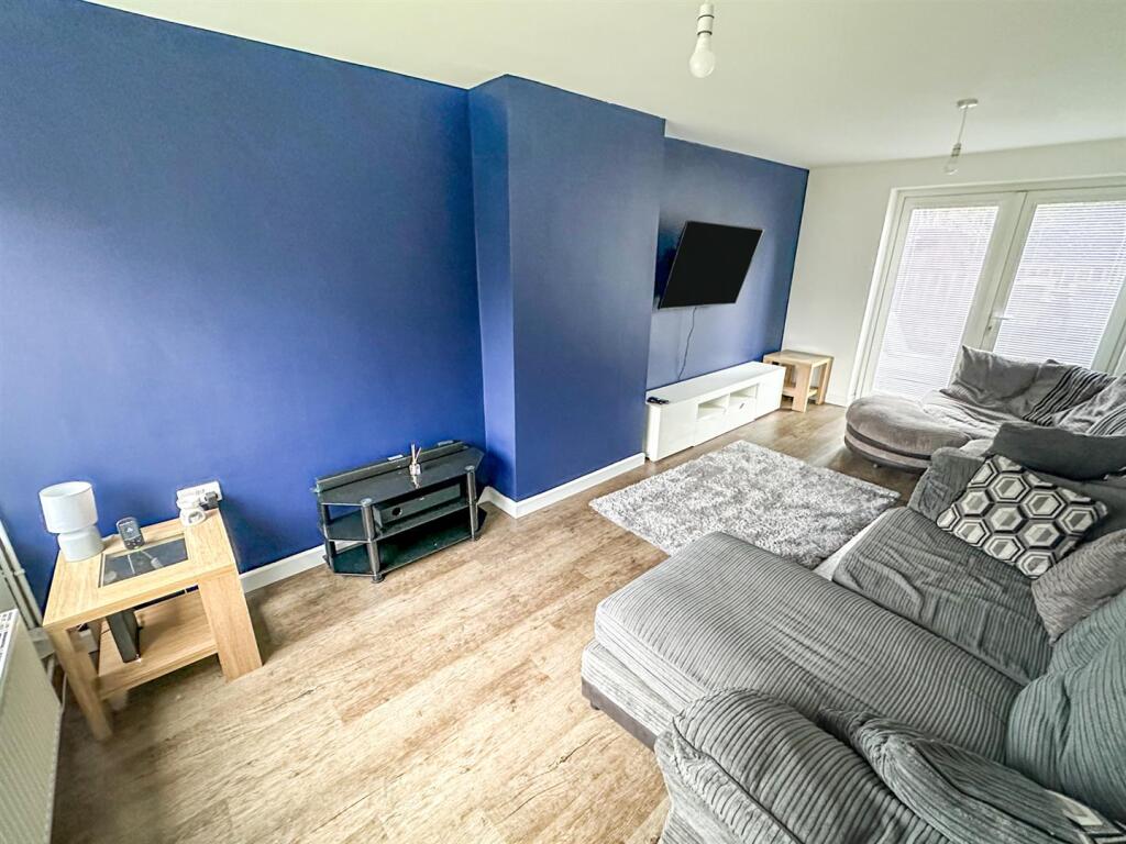 House in Northampton, North Northamptonshire - View 5