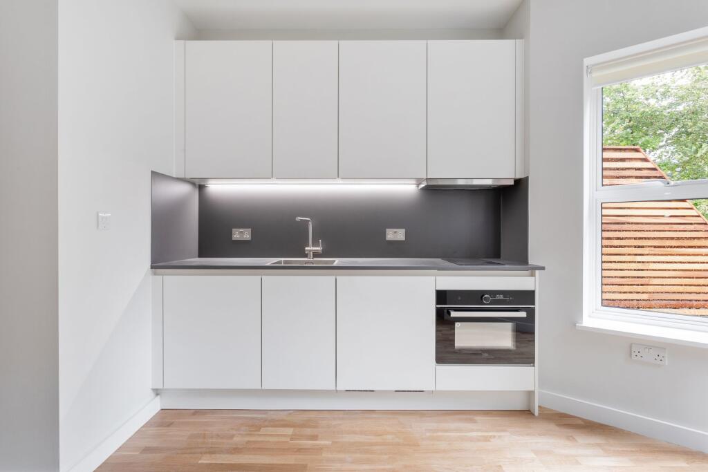 Main image of property: Flat 14 27 Cedar Road