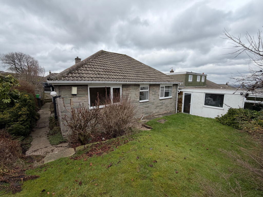 Greenside, Hoylandswaine, Sheffield, S36 7JH photo 4
