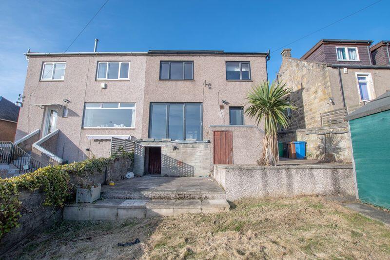16, Lady Nairn Avenue, Kirkcaldy photo 2