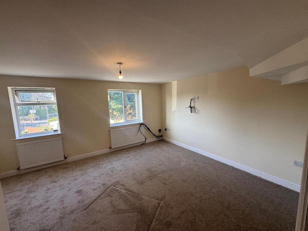 House in Kirklees, Kitson Hill, Battyeford - More