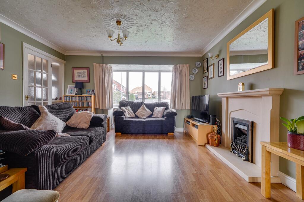 Bedford Crescent, St. Ives, Cambridgeshire, PE27 photo 2