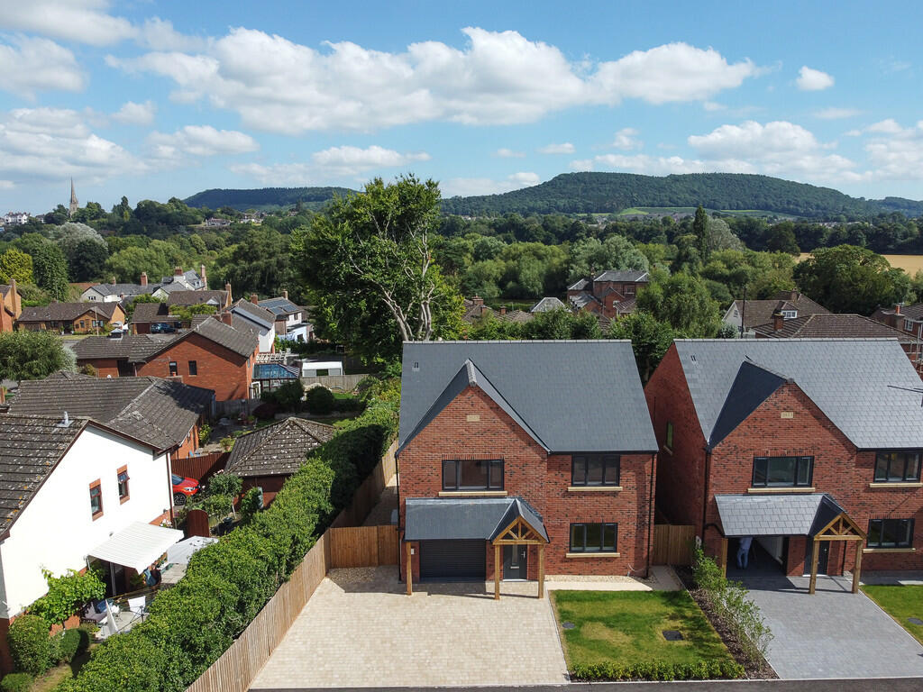 4-bed detached on Ross-on-Wye, Small Cul-de-Sac Eco Home, £499,500