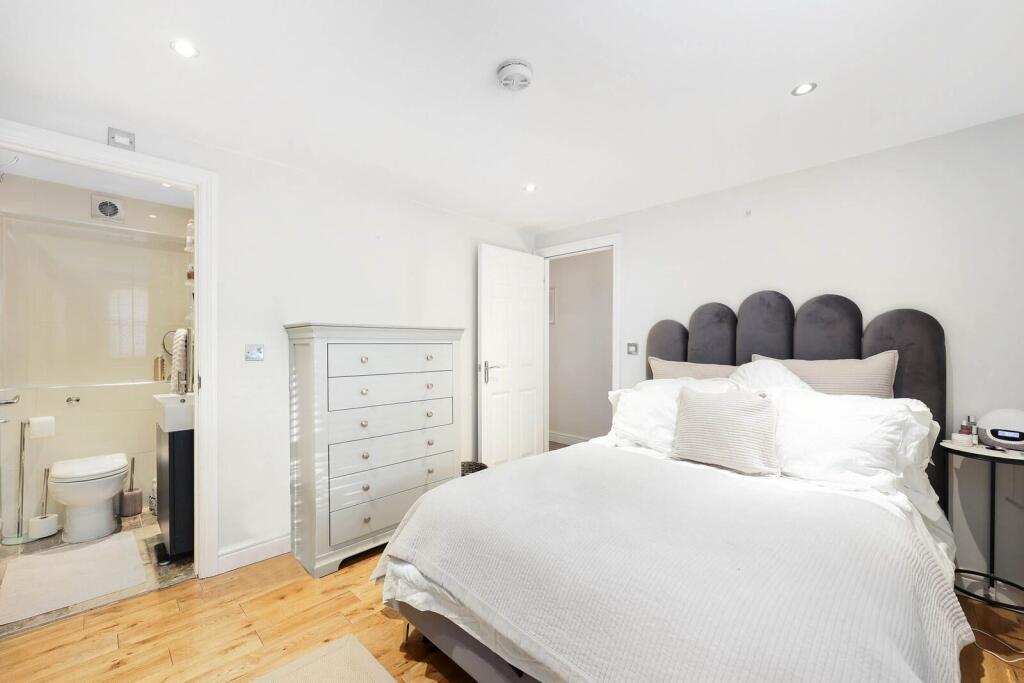 Apartment in London - View 4