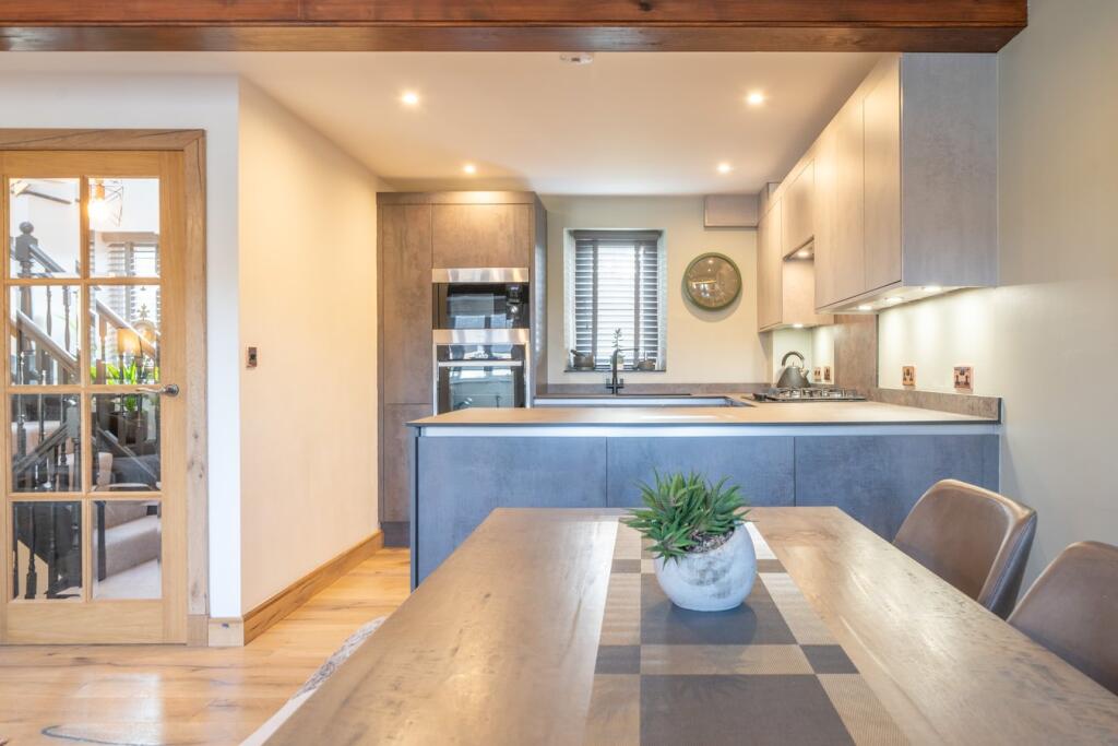 2 Chapel Mews photo 4