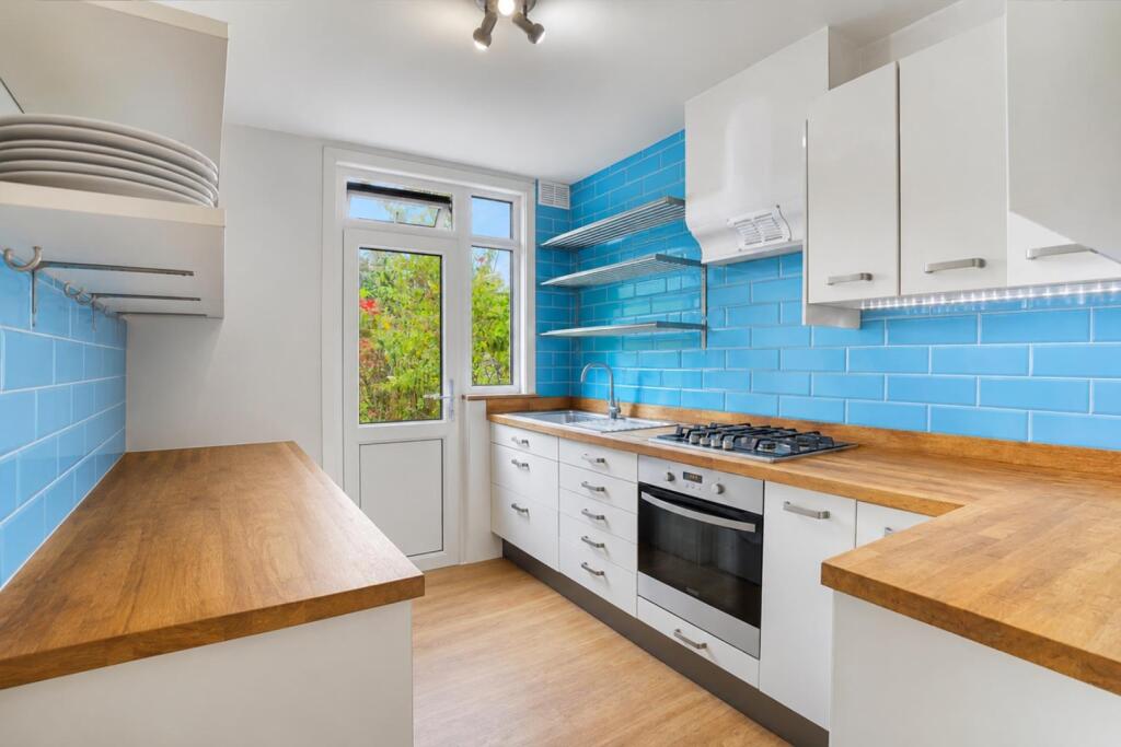 House in London - View 5