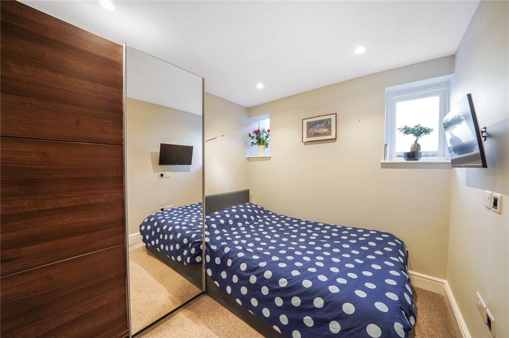 Apartment in London - View 4