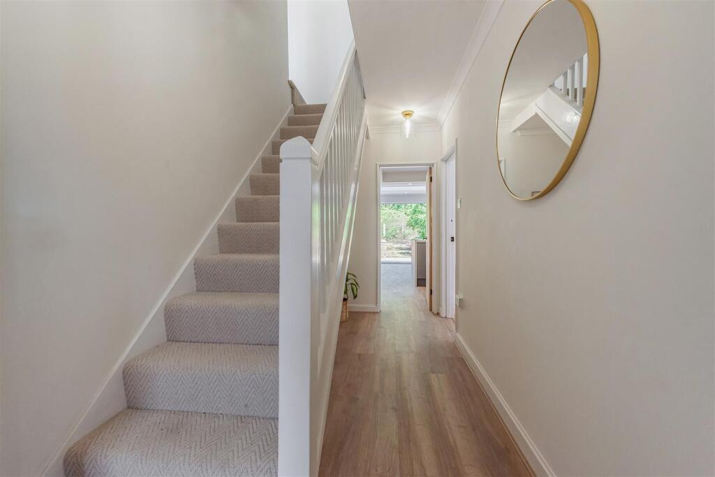 House in Basingstoke and Deane, Whitchurch - View 2